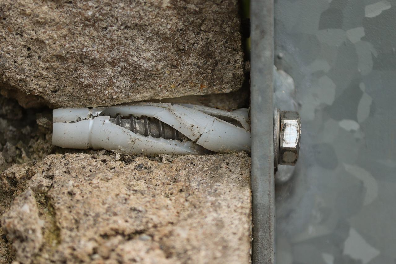Refixer Une Cheville Arrachée Dans Un Mur Si la cheville est arrachée - EchhO